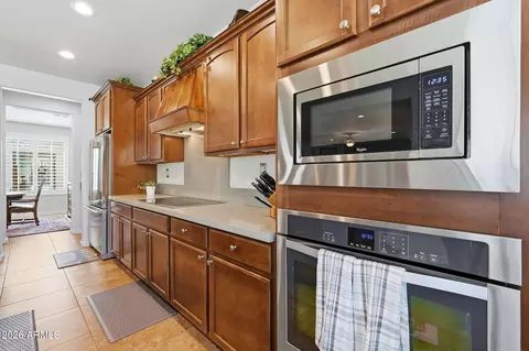 Kitchen - 3608 E Salter Dr, Phoenix, AZ 85050 photo 5 of 6