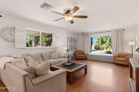 Living - 4141 N 35th St, Phoenix, AZ 85018 photo 1 of 1