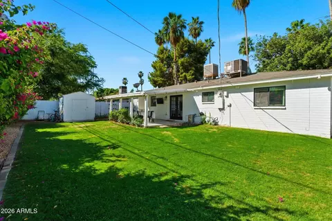 Exterior - 4141 N 35th St, Phoenix, AZ 85018 photo 6 of 7