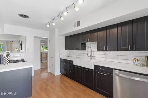 Kitchen - 4141 N 35th St, Phoenix, AZ 85018 photo 3 of 4