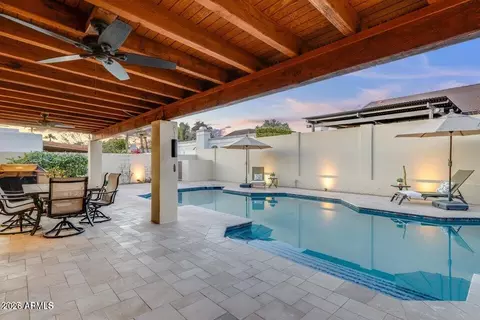 Exterior - 2514 E Montebello Ave, Phoenix, AZ 85016 photo 4 of 15