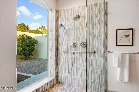 Bath - 2514 E Montebello Ave, Phoenix, AZ 85016 photo 3 of 6