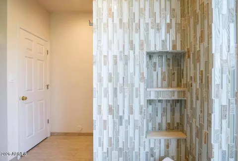 Bath - 2514 E Montebello Ave, Phoenix, AZ 85016 photo 4 of 6