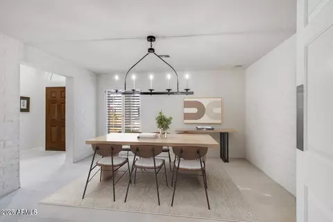Dining - 2514 E Montebello Ave, Phoenix, AZ 85016 photo 1 of 1