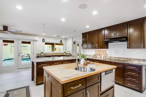 Kitchen - 2514 E Montebello Ave, Phoenix, AZ 85016 photo 5 of 5