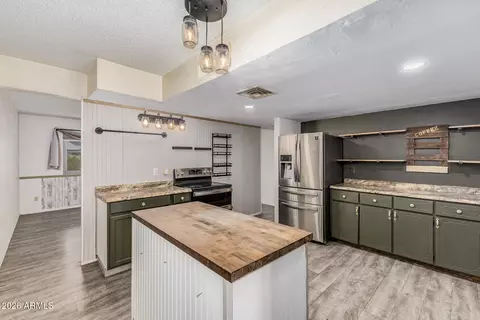 Kitchen - 1161 S Ocotillo Dr, Apache Junction, AZ 85120 photo 1 of 2