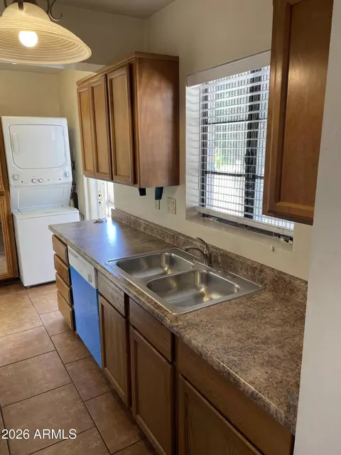 Kitchen - 385 E Coronado Rd #7, Phoenix, AZ 85004 photo 1 of 3
