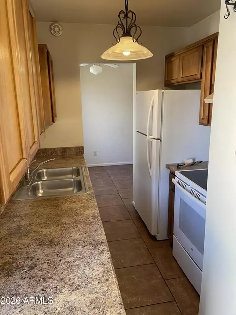 Kitchen - 385 E Coronado Rd #7, Phoenix, AZ 85004 photo 2 of 3