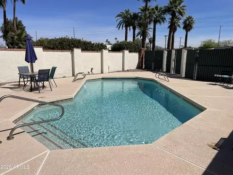 Exterior - 385 E Coronado Rd #7, Phoenix, AZ 85004 photo 5 of 7