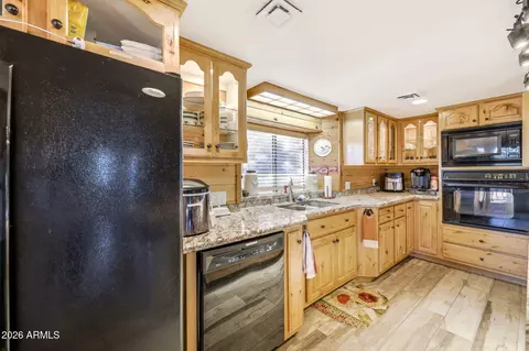 Kitchen - 3161 Trails End --, Overgaard, AZ 85933 photo 2 of 3