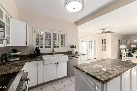Kitchen - 15034 S 44th Pl, Phoenix, AZ 85044 photo 3 of 4