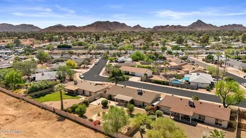 View/Area - 3916 E Bloomfield Rd, Phoenix, AZ 85032 photo 11 of 15