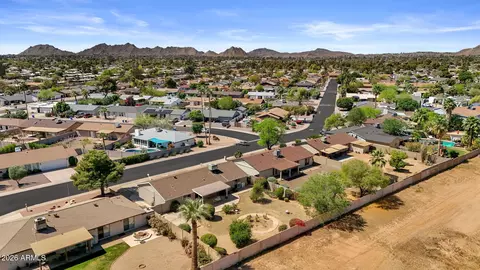 View/Area - 3916 E Bloomfield Rd, Phoenix, AZ 85032 photo 9 of 15