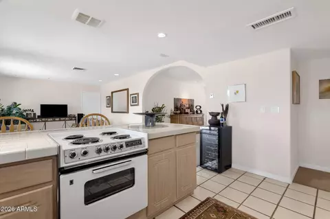 Kitchen - 3916 E Bloomfield Rd, Phoenix, AZ 85032 photo 5 of 6