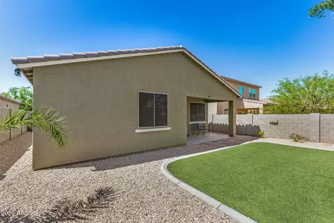 Exterior - 7913 S 25th Pl, Phoenix, AZ 85042 photo 3 of 7