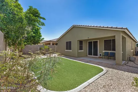 Exterior - 7913 S 25th Pl, Phoenix, AZ 85042 photo 5 of 7