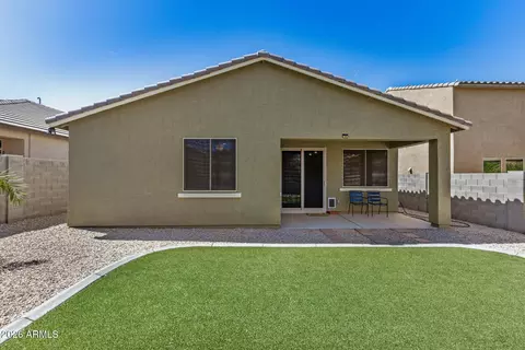 Exterior - 7913 S 25th Pl, Phoenix, AZ 85042 photo 4 of 7