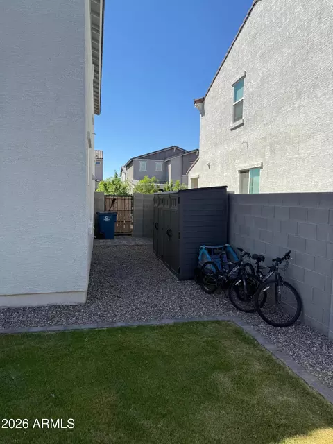 Exterior - 4745 S Bull Pass Rd, Apache Junction, AZ 85119 photo 3 of 7