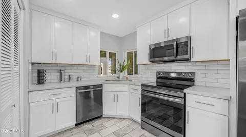 610 E Royal Palm Sq N, Phoenix, AZ 85020