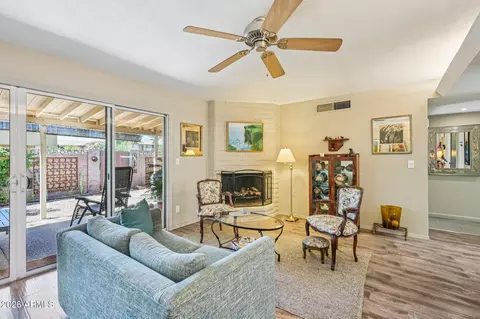 Living - 5538 N 10th St, Phoenix, AZ 85014 photo 2 of 4