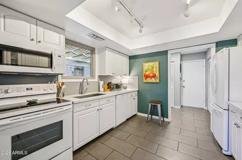 Kitchen - 5538 N 10th St, Phoenix, AZ 85014 photo 1 of 5