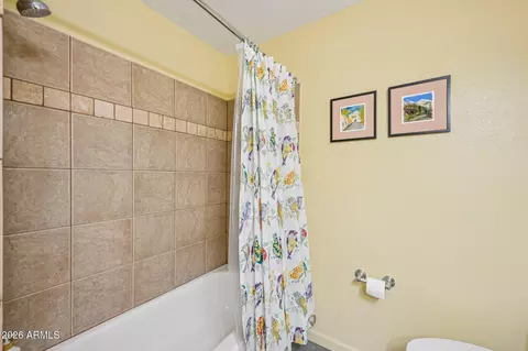 Bath - 5538 N 10th St, Phoenix, AZ 85014 photo 3 of 3