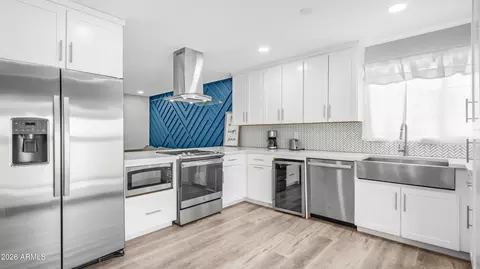 5238 W Acapulco Ln, Glendale, AZ 85306