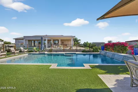 1124 E Loveland Ln, San Tan Valley, AZ 85140