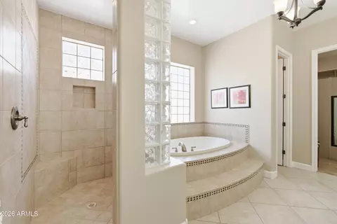 Bath - 4309 E Maplewood Ct, Gilbert, AZ 85297 photo 3 of 8