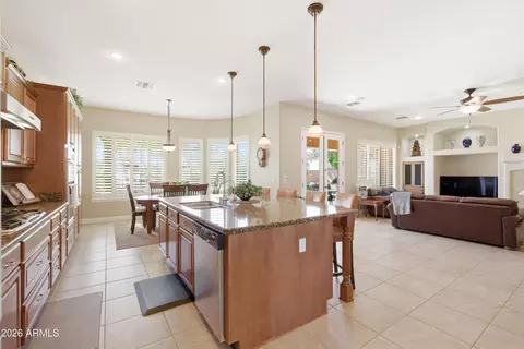 Kitchen - 4309 E Maplewood Ct, Gilbert, AZ 85297 photo 6 of 9