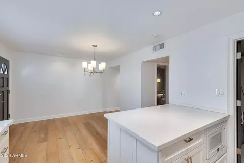 Dining - 4099 E Campbell Ave, Phoenix, AZ 85018 photo 2 of 2