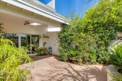 Exterior - 4099 E Campbell Ave, Phoenix, AZ 85018 photo 3 of 6