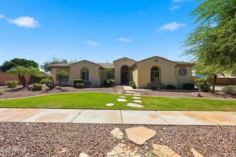 8001 W San Juan Ave, Glendale, AZ 85303