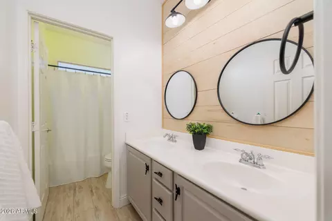 Bath - 3167 E Powell Way, Gilbert, AZ 85298 photo 2 of 2