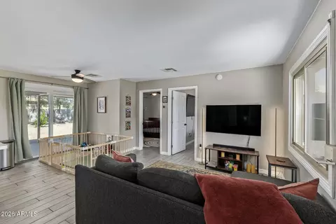 Living - 720 E Carol Ave, Phoenix, AZ 85020 photo 1 of 3