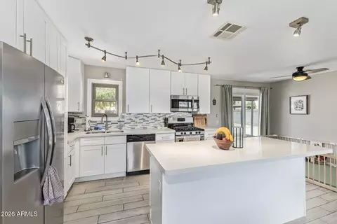 Kitchen - 720 E Carol Ave, Phoenix, AZ 85020 photo 2 of 5
