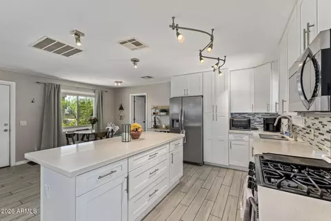 Kitchen - 720 E Carol Ave, Phoenix, AZ 85020 photo 3 of 5