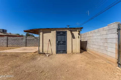 Exterior - 3137 N 37th Dr, Phoenix, AZ 85019 photo 2 of 3