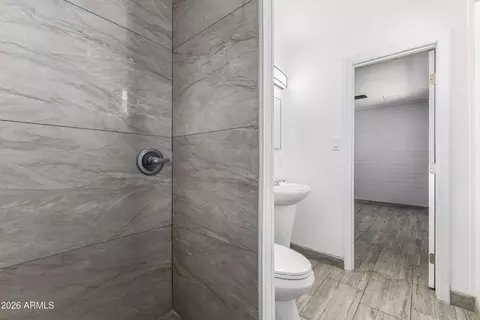 Bath - 3137 N 37th Dr, Phoenix, AZ 85019 photo 1 of 4