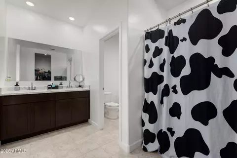 Bath - 3289 W Spaulding Ave, Apache Junction, AZ 85120 photo 1 of 2