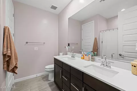 Bath - 4143 E Appaloosa Rd, Gilbert, AZ 85296 photo 2 of 2