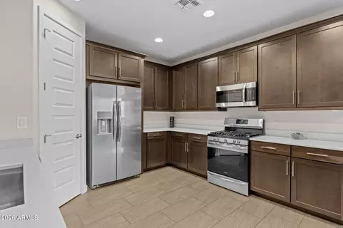 Kitchen - 4143 E Appaloosa Rd, Gilbert, AZ 85296 photo 1 of 2