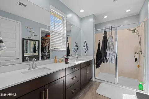 Bath - 4143 E Appaloosa Rd, Gilbert, AZ 85296 photo 1 of 2