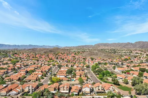 View/Area - 14427 S 43rd Pl, Phoenix, AZ 85044 photo 6 of 12