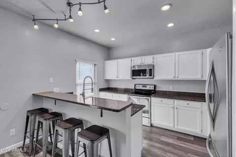 Kitchen - 14427 S 43rd Pl, Phoenix, AZ 85044 photo 1 of 5