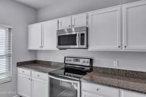 Kitchen - 14427 S 43rd Pl, Phoenix, AZ 85044 photo 4 of 5