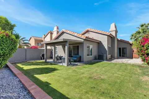 Exterior - 14427 S 43rd Pl, Phoenix, AZ 85044 photo 5 of 8