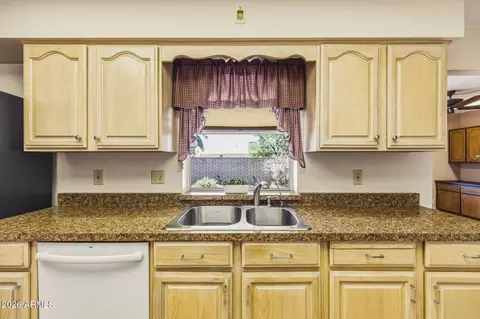 Kitchen - 4655 E Delta Ave, Mesa, AZ 85206 photo 2 of 2