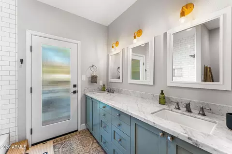 Bath - 3904 E Ahwatukee Dr, Phoenix, AZ 85044 photo 7 of 9