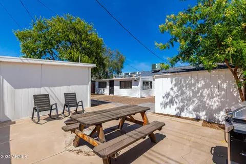 Exterior - 5520 N 37th Ave, Phoenix, AZ 85019 photo 6 of 11